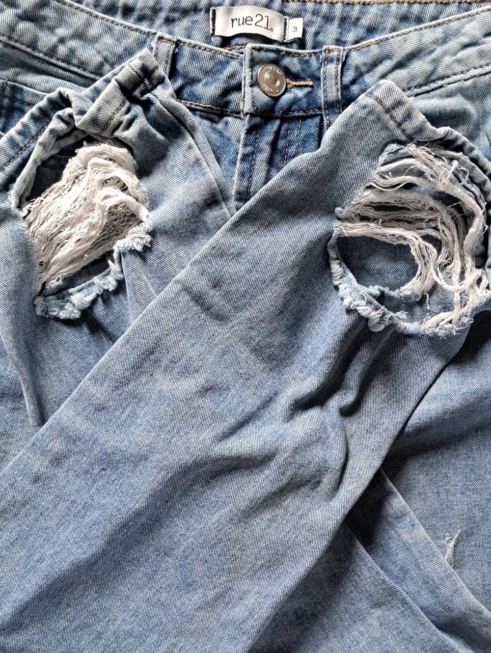 Rue21 RIPPED Jeans